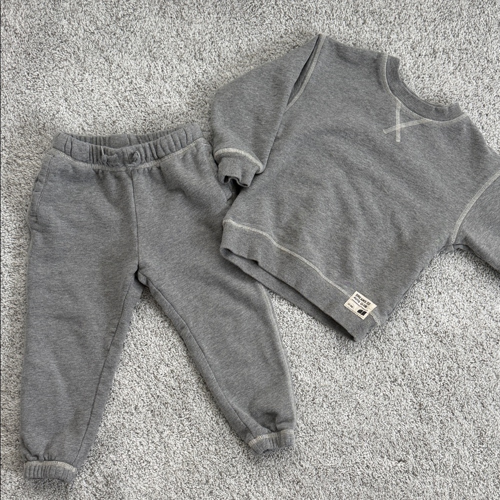 H&M Gray Sweatshirt and Jogger Set, 3T